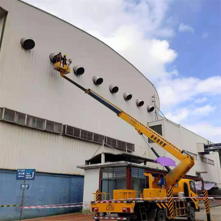 长顺高空作业车出租服务：专业广告牌安装解决方案