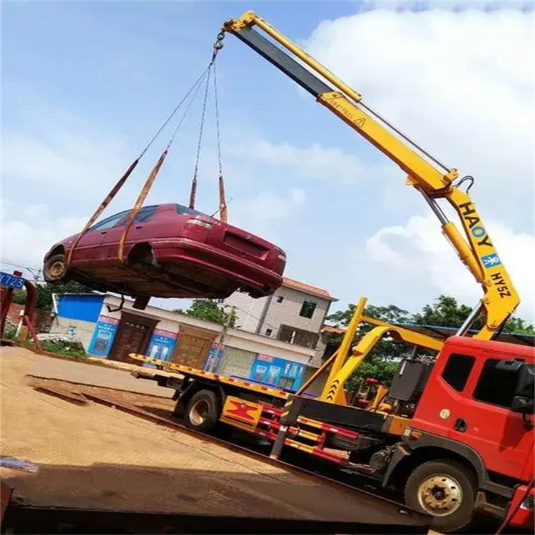 长顺吊车吊汽车的正确方法